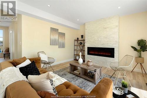 25 Hawthorne Crescent, Tilbury, ON - Indoor Photo Showing Living Room With Fireplace