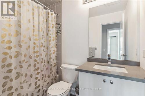 302 - 216 Oak Park Boulevard, Oakville, ON - Indoor Photo Showing Bathroom