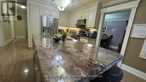 6 Mcquarrie Lane, Vaughan, ON - Indoor Photo Showing Kitchen With Upgraded Kitchen