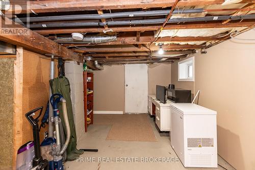 122 Langarth Street E, London, ON - Indoor Photo Showing Basement