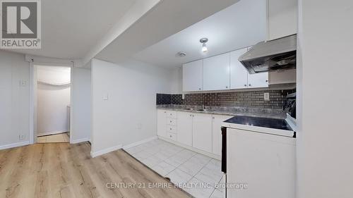 155 - 124 Dusay Place, Toronto, ON - Indoor Photo Showing Kitchen