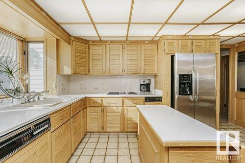 7715 144 Av Nw Nw, Edmonton, AB - Indoor Photo Showing Kitchen