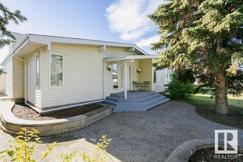 7715 144 Av Nw Nw, Edmonton, AB - Outdoor