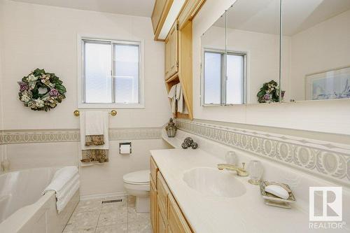 7715 144 Av Nw Nw, Edmonton, AB - Indoor Photo Showing Bathroom