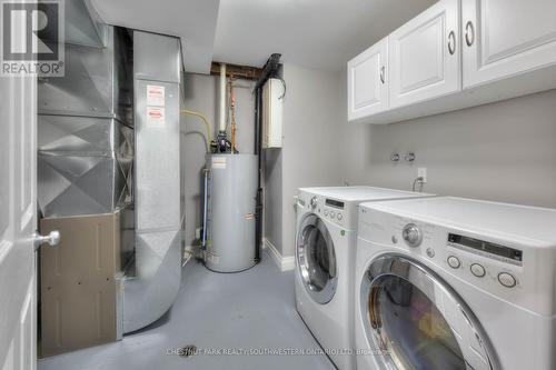 389 Laurel Gate Drive, Waterloo, ON - Indoor Photo Showing Laundry Room