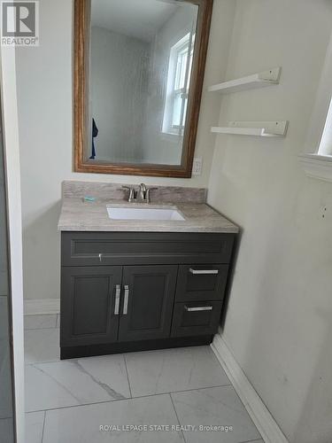 3721 Mathewson Avenue, Fort Erie, ON - Indoor Photo Showing Bathroom