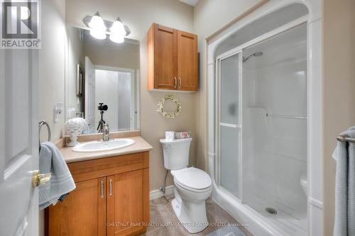 32 - 260 Deer Ridge Drive N, Kitchener, ON - Indoor Photo Showing Bathroom