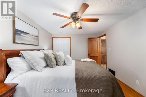 1177 Mohawk Street, Oshawa (Centennial), ON - Indoor Photo Showing Bedroom