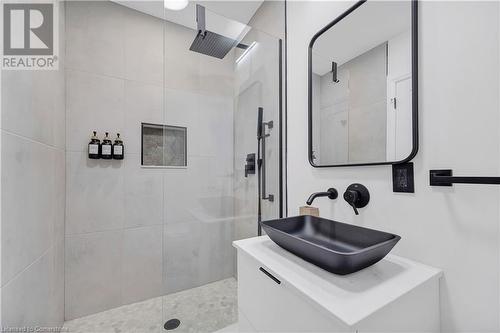 29 Hurst Avenue, Kitchener, ON - Indoor Photo Showing Bathroom