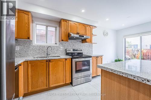 18 Spencer Drive, Brampton, ON - Indoor Photo Showing Kitchen