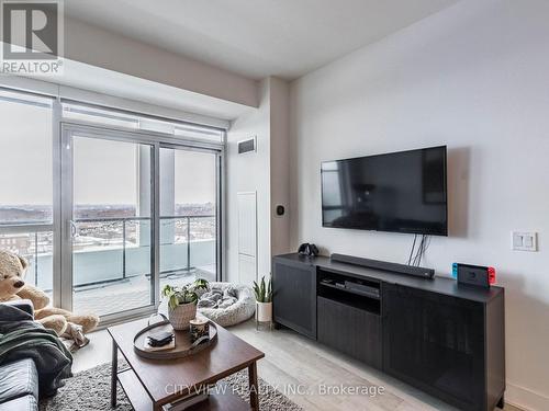 603 - 50 George Butchart Drive, Toronto, ON - Indoor Photo Showing Living Room