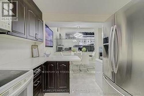 8 - 382 Driftwood Avenue, Toronto, ON - Indoor Photo Showing Kitchen