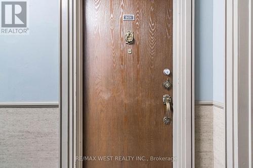 801 - 2130 Weston Road, Toronto, ON - Indoor Photo Showing Bathroom