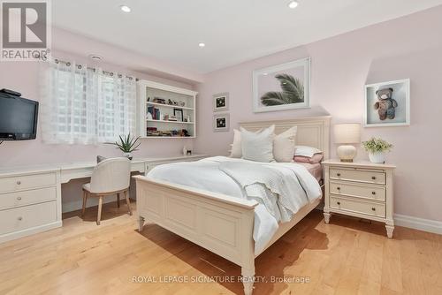 21 Trails End, Collingwood, ON - Indoor Photo Showing Bedroom