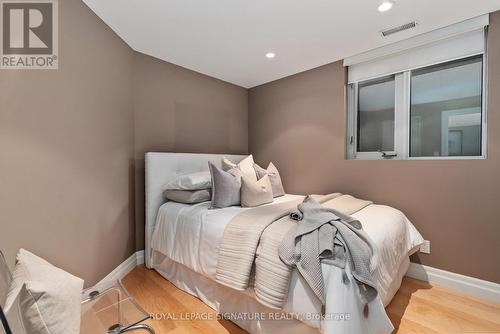 21 Trails End, Collingwood, ON - Indoor Photo Showing Bedroom