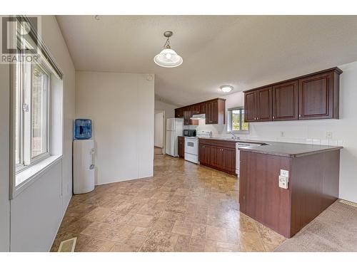 9773 Stephenson  Road Unit# 19, Fernie, BC - Indoor Photo Showing Kitchen