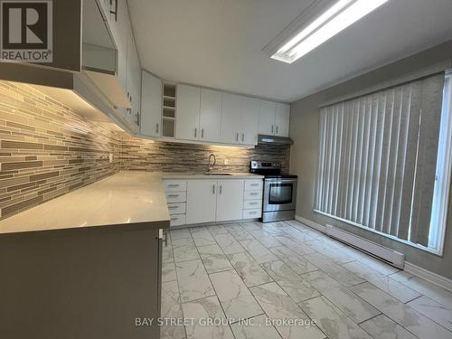 6 Sebastian Cabot Way, Toronto, ON - Indoor Photo Showing Kitchen