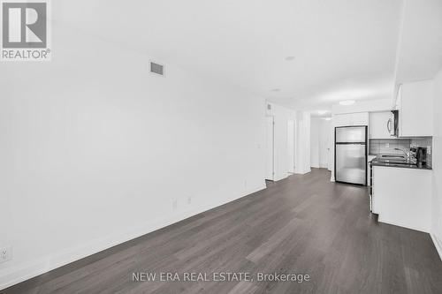 219 - 1070 Sheppard Avenue W, Toronto, ON - Indoor Photo Showing Kitchen