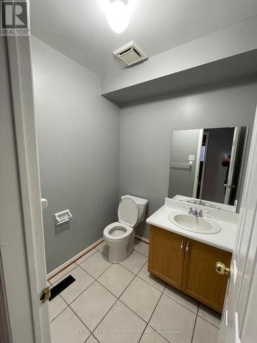 2943 Gulfstream Way, Mississauga, ON - Indoor Photo Showing Bathroom