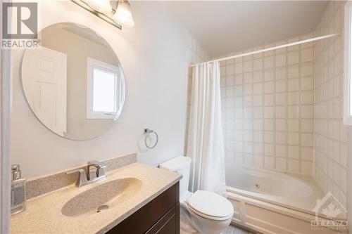 1045 Karsh Drive, Ottawa, ON - Indoor Photo Showing Bathroom