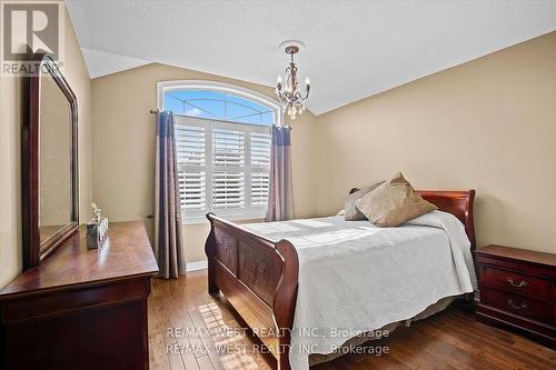 17 Hawkridge Trail, Brampton, ON - Indoor Photo Showing Bedroom