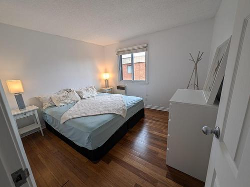 Master bedroom - 605-1605 Rue Robert-Charbonneau, Montréal (Ahuntsic-Cartierville), QC - Indoor Photo Showing Bedroom