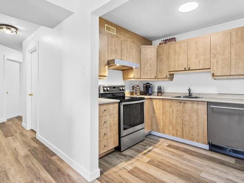 Kitchen - 105-71 Av. Brown, Vaudreuil-Dorion, QC - Indoor Photo Showing Kitchen