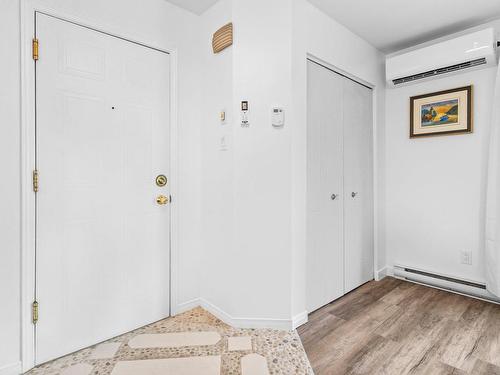 Hall d'entrÃ©e - 105-71 Av. Brown, Vaudreuil-Dorion, QC - Indoor Photo Showing Other Room