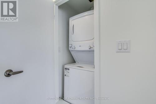 501 - 135 Canon Jackson Drive, Toronto, ON - Indoor Photo Showing Laundry Room