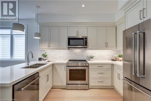 85 Forest Street Unit# 9, Aylmer, ON - Indoor Photo Showing Kitchen With Double Sink With Upgraded Kitchen