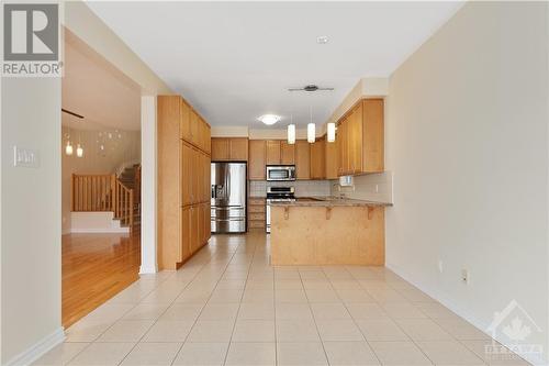 914 Whiteford Way, Kanata, ON - Indoor Photo Showing Kitchen