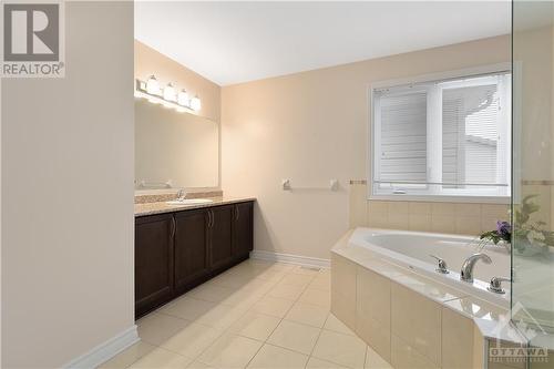 914 Whiteford Way, Kanata, ON - Indoor Photo Showing Bathroom