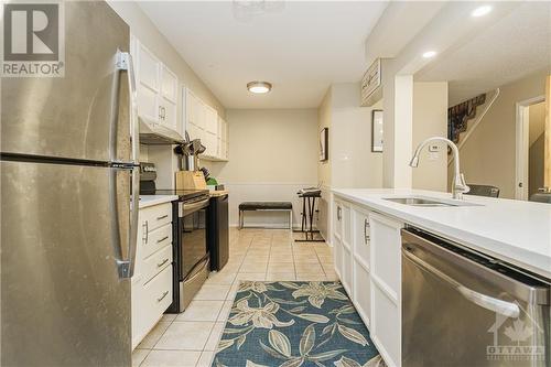 235 Huntersfield Drive, Ottawa, ON - Indoor Photo Showing Kitchen With Stainless Steel Kitchen