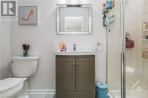 235 Huntersfield Drive, Ottawa, ON - Indoor Photo Showing Bathroom