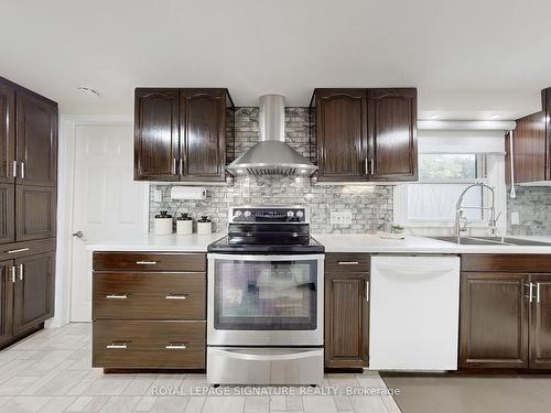 27 Carleton Blvd, Cobourg, ON - Indoor Photo Showing Kitchen With Upgraded Kitchen