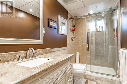 215 Phillips Street, Barrie, ON - Indoor Photo Showing Bathroom