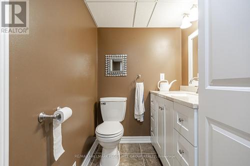 215 Phillips Street, Barrie, ON - Indoor Photo Showing Bathroom