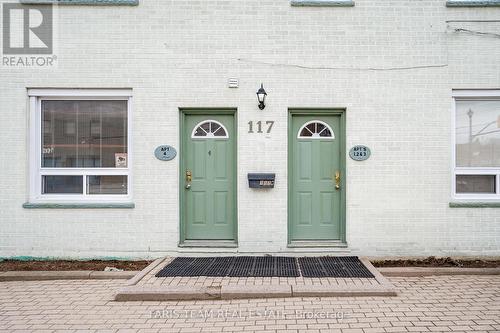 117 Colborne Street W, Orillia, ON - Outdoor