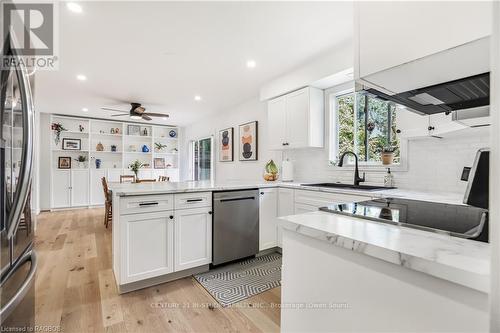 2679 8Th E, Owen Sound, ON - Indoor Photo Showing Kitchen With Stainless Steel Kitchen With Upgraded Kitchen