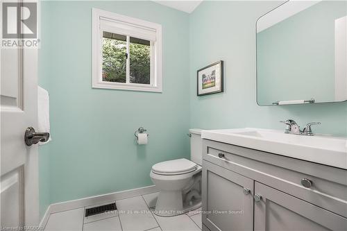 2679 8Th E, Owen Sound, ON - Indoor Photo Showing Bathroom