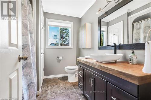 2679 8Th E, Owen Sound, ON - Indoor Photo Showing Bathroom