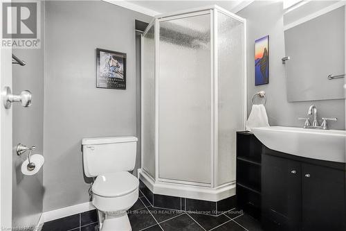 2679 8Th E, Owen Sound, ON - Indoor Photo Showing Bathroom