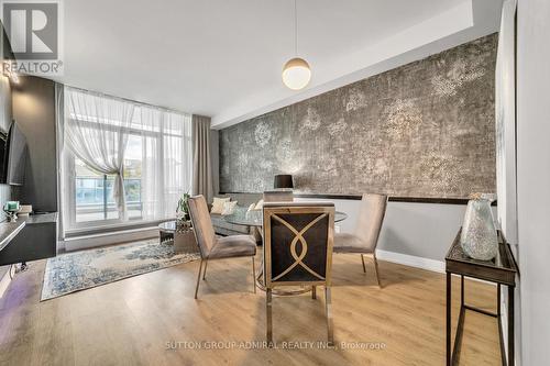 213 - 9471 Yonge Street, Richmond Hill, ON - Indoor Photo Showing Dining Room