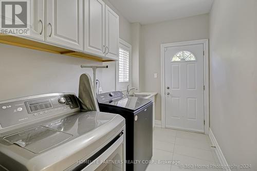 7 Boyd Meadow Court, Vaughan, ON - Indoor Photo Showing Laundry Room