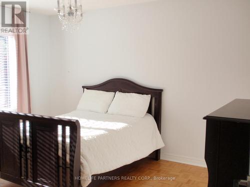 7 Boyd Meadow Court, Vaughan, ON - Indoor Photo Showing Bedroom