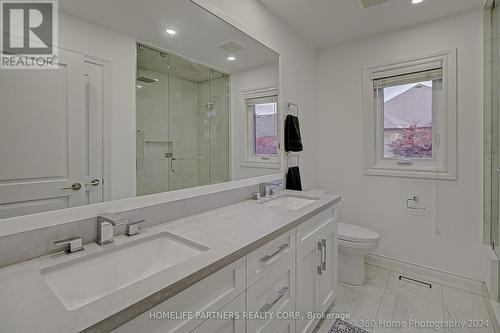 7 Boyd Meadow Court, Vaughan, ON - Indoor Photo Showing Bathroom