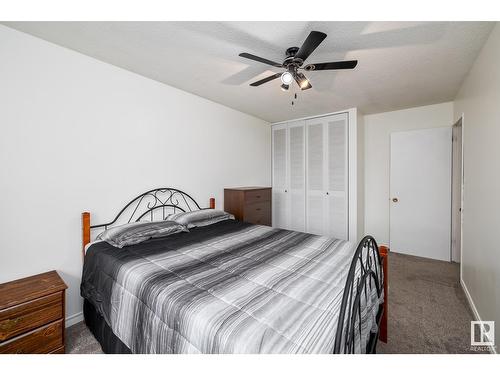 160 Roseland Vg Nw, Edmonton, AB - Indoor Photo Showing Bedroom