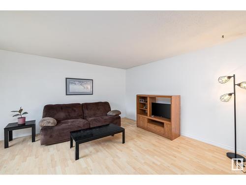 160 Roseland Vg Nw, Edmonton, AB - Indoor Photo Showing Living Room