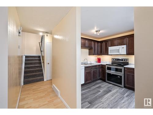 160 Roseland Vg Nw, Edmonton, AB - Indoor Photo Showing Kitchen