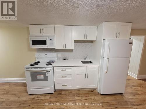 2004 St. Paul Road, Innisfil, ON - Indoor Photo Showing Kitchen